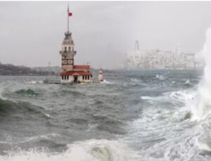 İSTANBUL’DA FIRTINA’LI BİR GÜN !