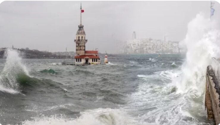 İSTANBUL’DA FIRTINA’LI BİR GÜN !