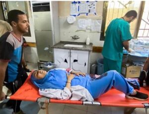 İSRAİL GAZZE’DE HASTANEYİ VURDU: 4’Ü GAZETECİ 15 ÖLÜ