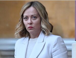 MELONİ’DEN MAHREM GÖRÜNTÜ TEPKİSİ: “TİKSİNİYORUM”