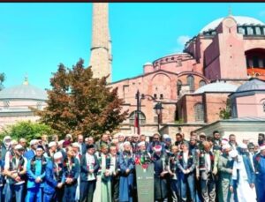 İSLÂM ALİMLERİ AYASOFYA’DAN DÜNYAYA SESLENDİ: