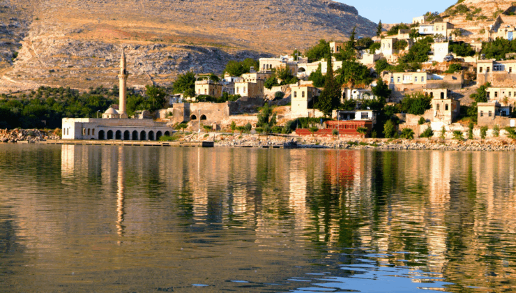 Batık Şehir Halfeti: Sessizliğin Kıyısında Bir Masal