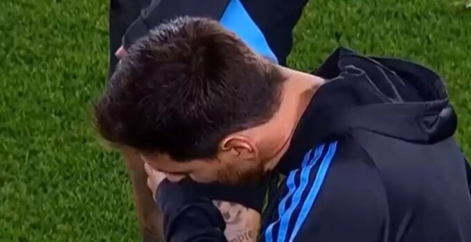 HÜNGÜR HÜNGÜR AĞLADI! MESSİ’DEN DUYGUSAL VEDA!