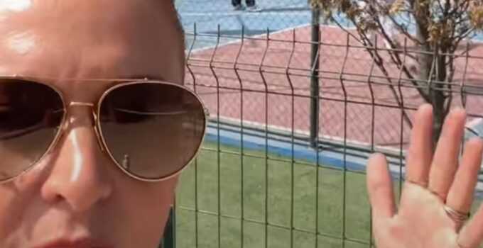 CEYDA DÜVENCİ SOSYAL MEDYA HESABINDAN NİÇİN TEPKİ VERDİ!