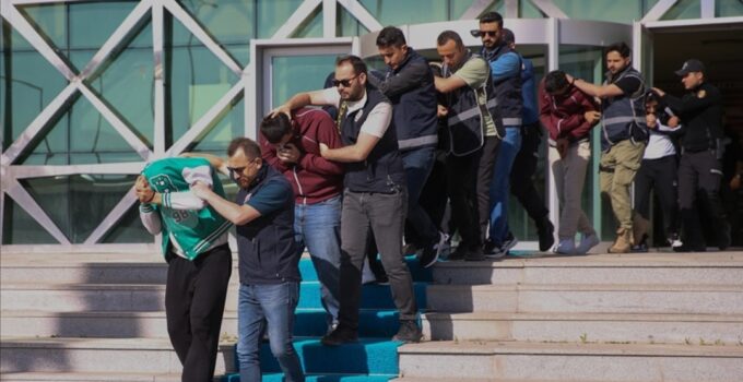 SOSYAL MEDYA DOLANDIRICILARINA OPERASYON 34 ŞÜPHELİ GÖZALTINDA..!
