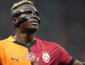 OSIMHEN’İN AKIBETİ BELLİ OLDU! SAHALARDAN NE KADAR UZAK KALACAK?