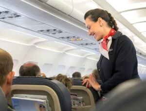 UÇAKLARDA SU ARTIK ÜCRETSİZ OLACAK!