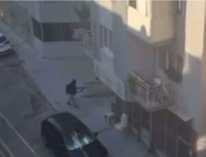 İzmir’de Polisleri Şehit Eden 16 Yaşındaki Saldırgan Kamerada!