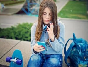 ÇOCUĞA SİGARA İÇİRTEN AİLELERE AĞIR CEZA!