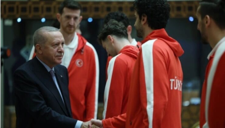 CUMHURBAŞKANI ERDOĞAN, A MİLLİ ERKEK BASKETBOL TAKIMI’NI KABUL ETTİ!
